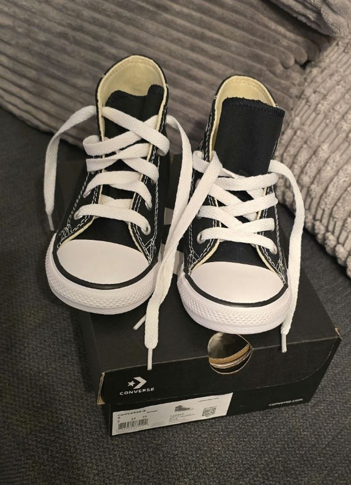 (Neuves non portées) 😍🥰🤩superbes baskets converses Pointure 24 unisex 😍🥰🤩 - photo numéro 7