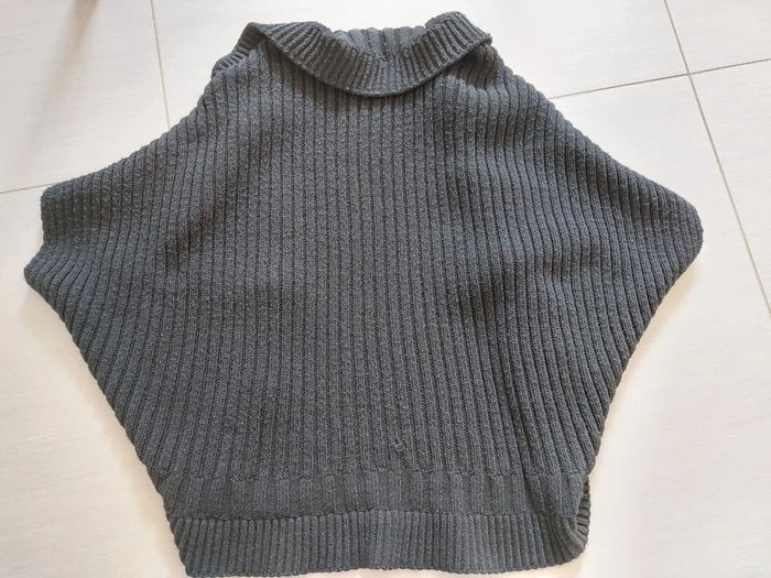 Gilet cardigan avec broche - photo numéro 3