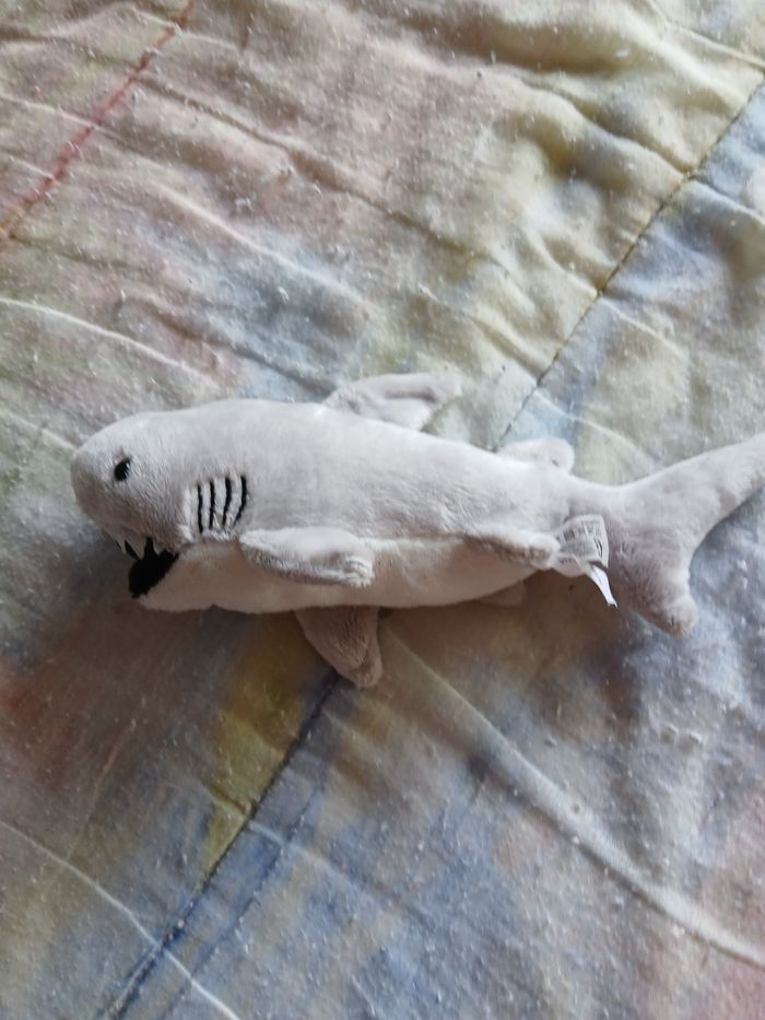 Peluche requin - photo numéro 2