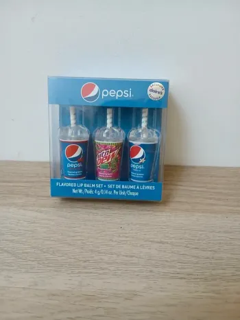 3 baumes à lèvres en forme de verre de Pepsi