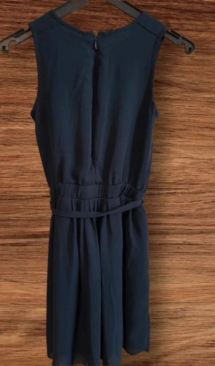 Magnifique robe bleu marine - Taille 134 - photo numéro 2