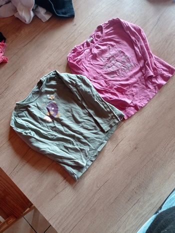 Deux tee-shirts manches longues