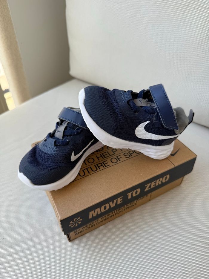 Basket Nike bleu marine