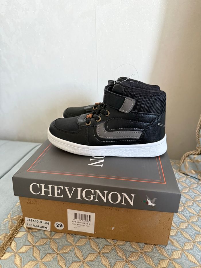 Basket montante Chevignon 29 neuf