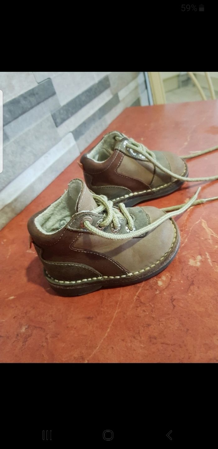 Chaussures garçon taille 18 - photo numéro 3