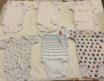 Lot de vêtements ; 6 bodys manches courtes taille 3 mois 