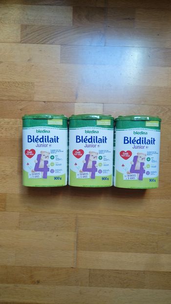 3 boîtes de lait Bledilait 4