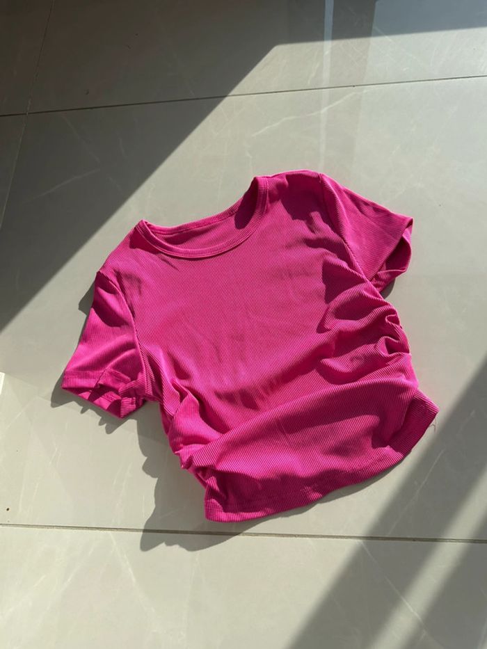 T shirt taille S - photo numéro 3