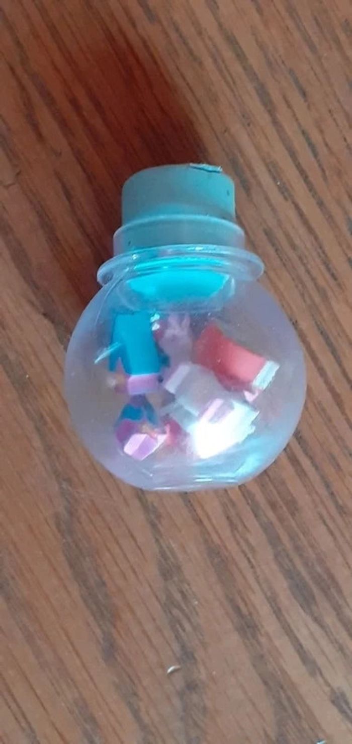 Boite avec micro gommes licorne arc en ciel cupcakes - photo numéro 2