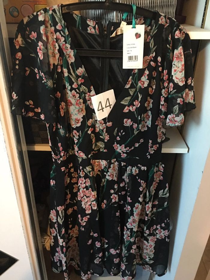 Sublime robe à fleurs yumi 44