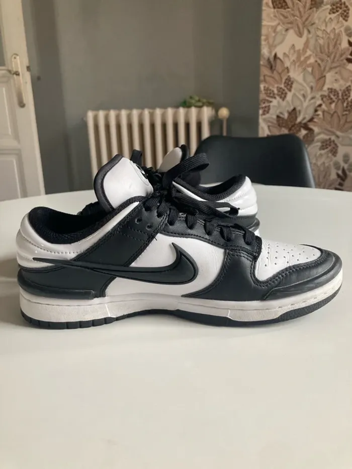 Basket Nike Dunk Low noir et blanche - photo numéro 6