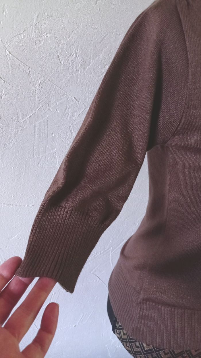 🌸Petit pull léger, taille 34/36 - photo numéro 3