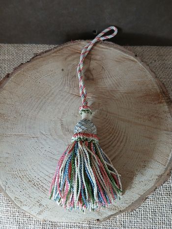 Pompon de porte multicolore guipure