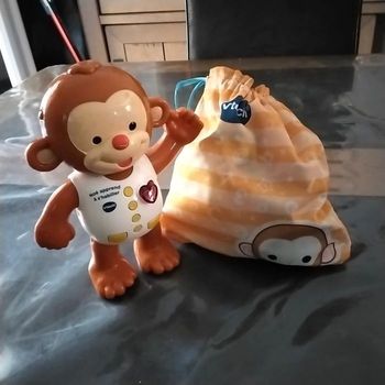 Noé  apprend à s’ habiller  V Tech