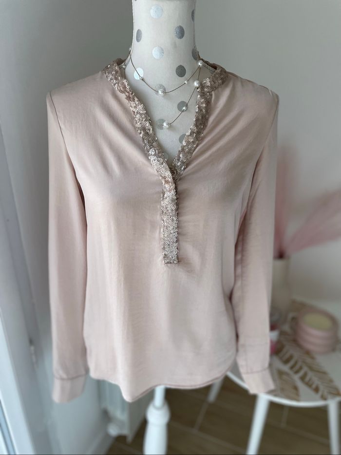 Blouse manche longue satiné col sequins 36