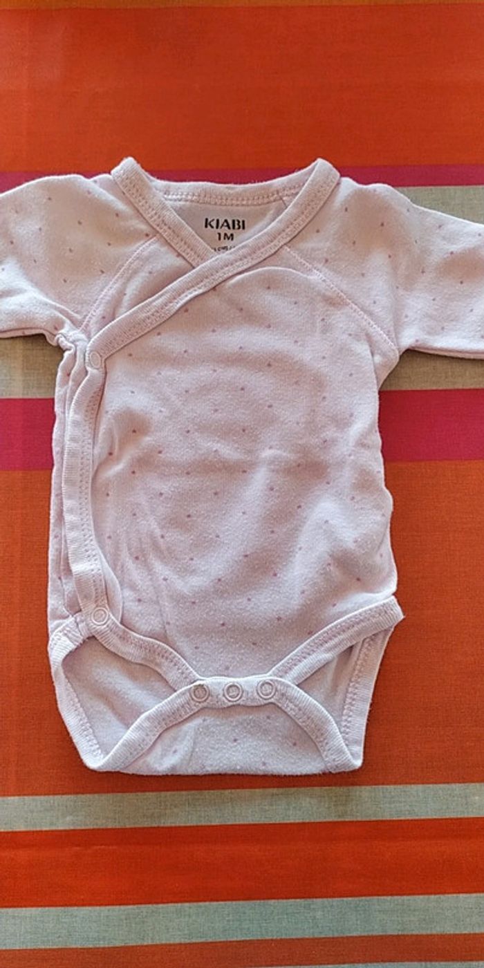 Lot bodies 1mois - photo numéro 2