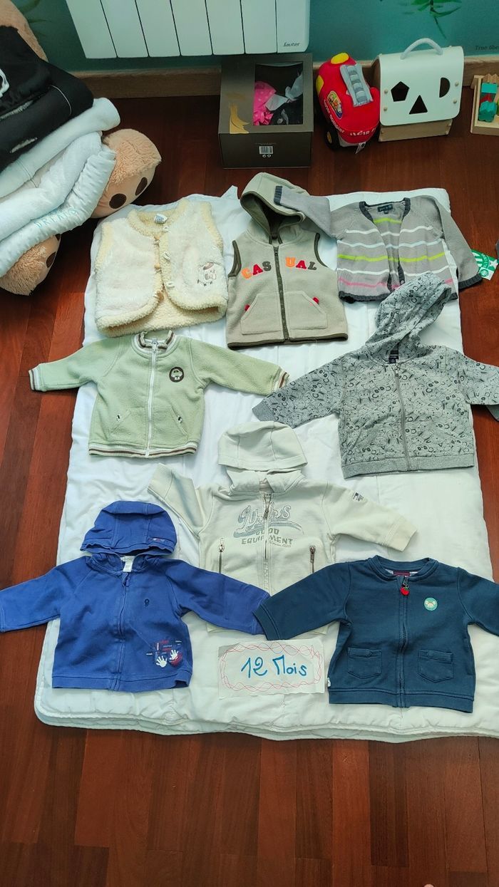 Vends vêtements bébé garçon 12 mois