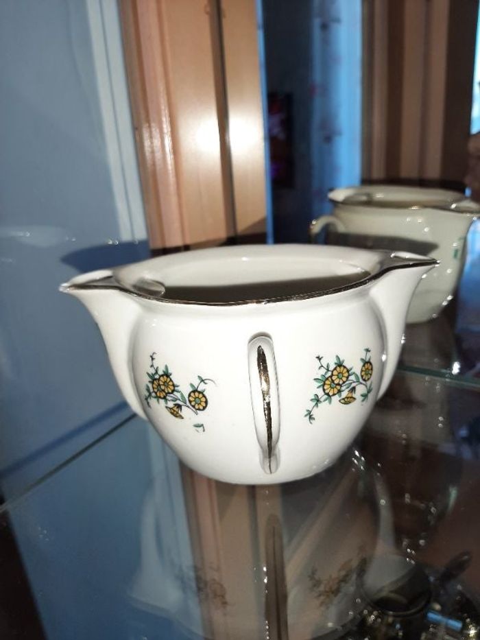 Saucière porcelaine avec séparateur de gras