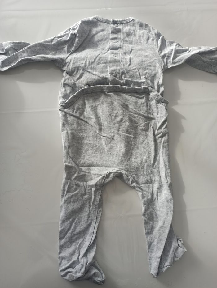 Lot pyjama 12 mois - photo numéro 6
