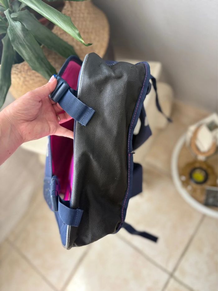 Cartable Cybel licorne - bleu marine/rose - en très bon état - photo numéro 5