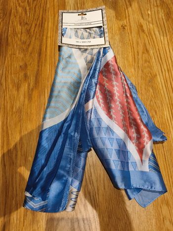 Foulard neuf
