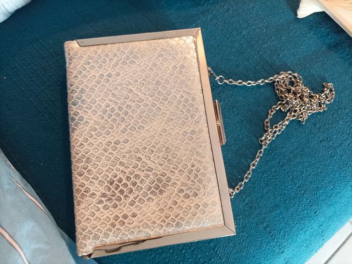 Pochette à fermoir en métal doré - photo numéro 2