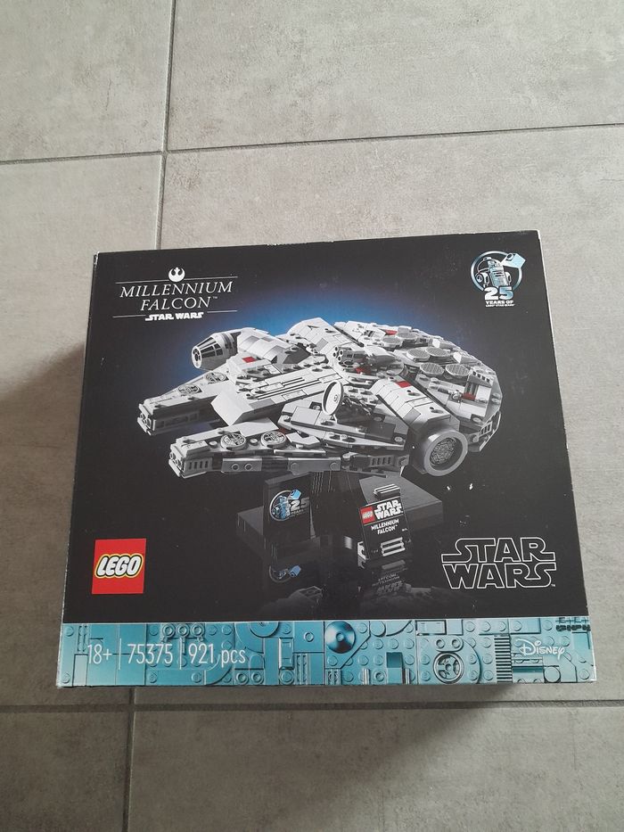 Set Lego Star Wars Millenium Falcon 75375 - photo numéro 8