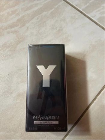 Parfum 100ml Yves saint Laurent authentique neuve 