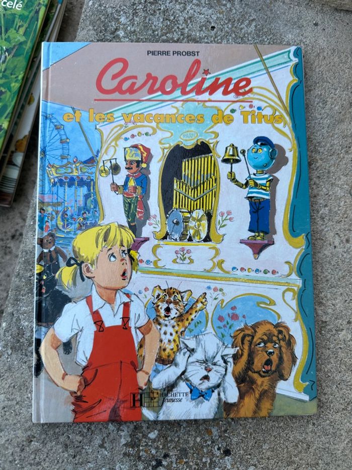 Livre difficile à trouver Caroline et les vacances de Titus robot bleu bd