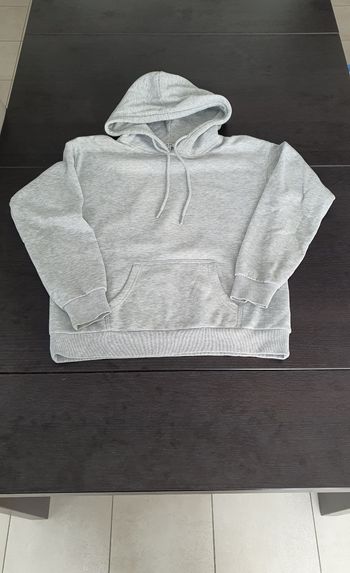 Sweat à capuche en S