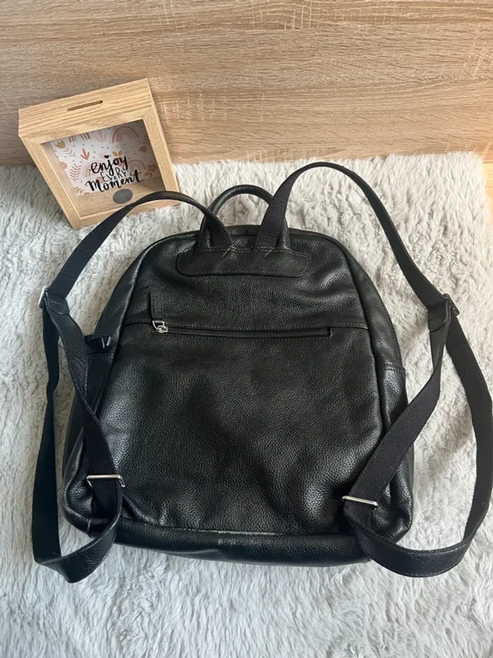 🎒 Sac à dos noir Gérard Hénon Signe le cuir – Élégance & praticité (31x35x8 cm) - photo numéro 8