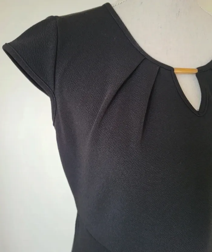 Robe noire manches courtes R.P Tamar Taille 36 - photo numéro 3