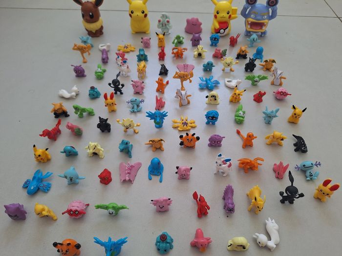Lot de 96 minis figurines pokemon + 6 plus grandes : pikachu, salameche, bulbizare ... - photo numéro 7