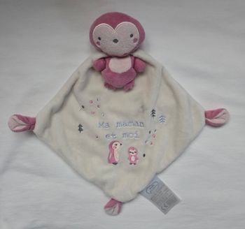 Doudou pingouin avec cape pingouins ma maman et moi- Mots d'enfants