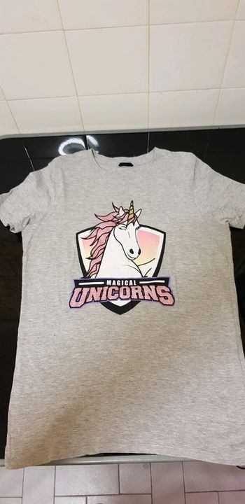 Tee shirt Licorne femme a paillettes