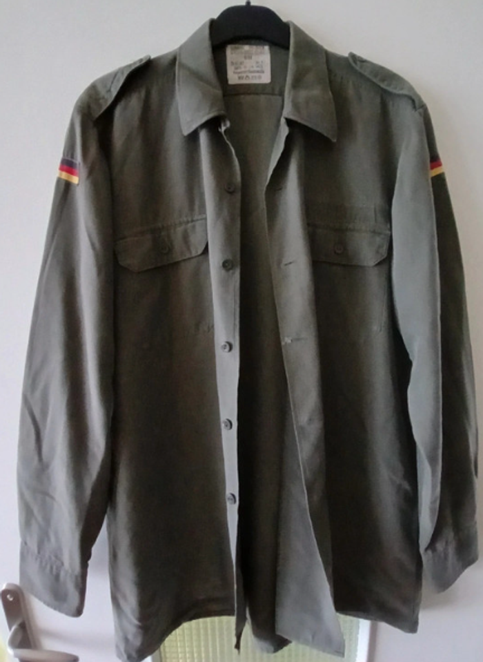 Chemise militaire