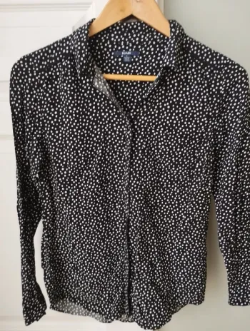 Chemise noire à pois Kiabi 36