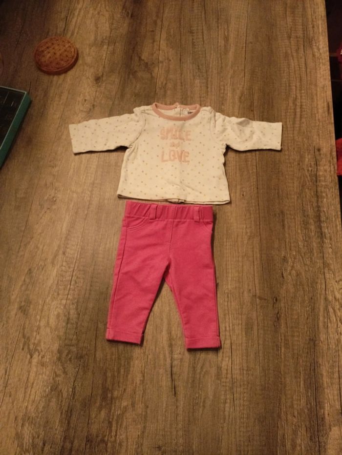 Tenue fille en 1 mois