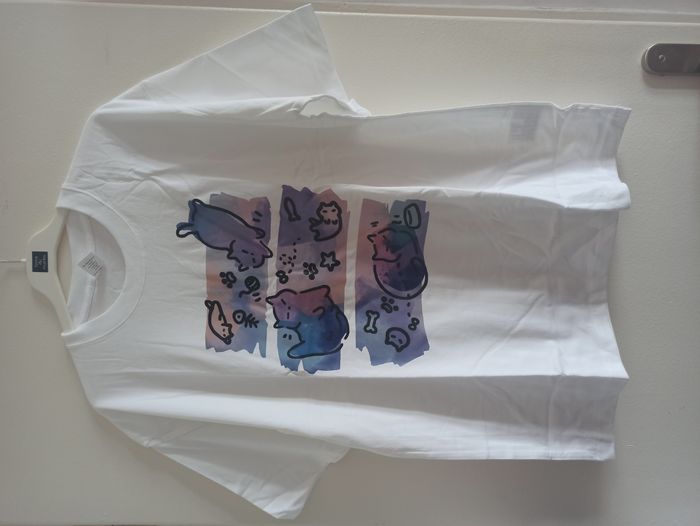 T-shirt Chat kawaii blanc violet