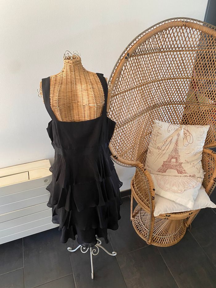 Robe 123 noire à volants 100% soie taille 38 - photo numéro 3