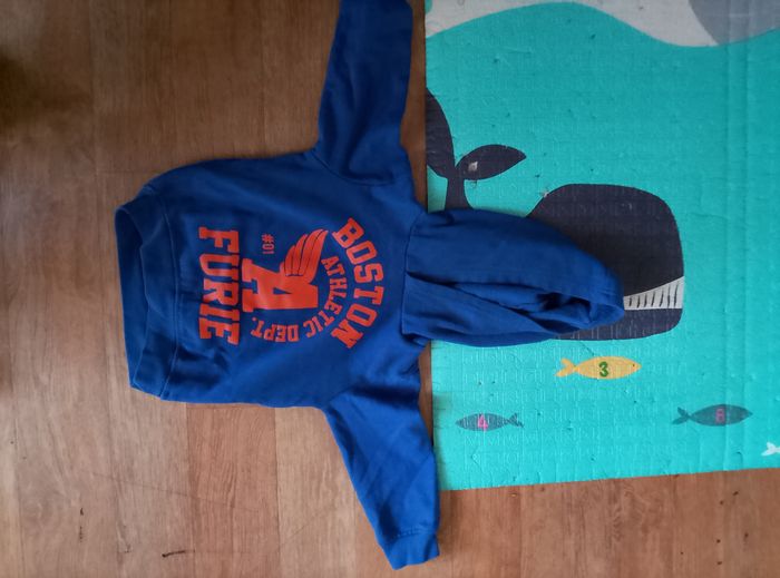 Pull à capuche garçon 3 ans