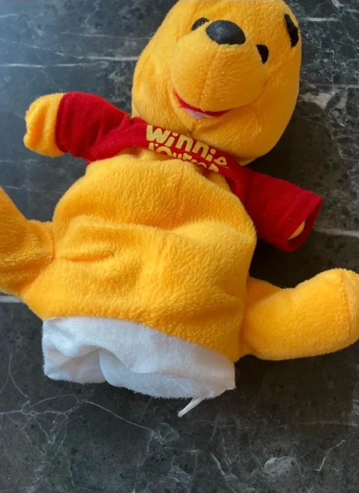 Marionnette Winnie l ourson en très bon état - photo numéro 2