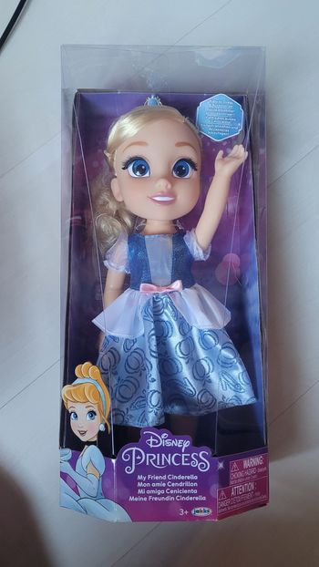 Poupée 38 cm Cendrillon jaccks pacific