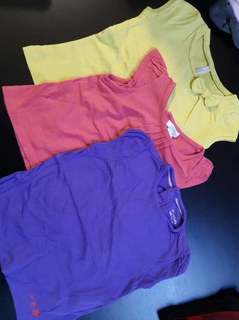 Lot 3 t-shirt été flashy bébé filme 18 mois neuf ou tbe jaune violet rose benetton