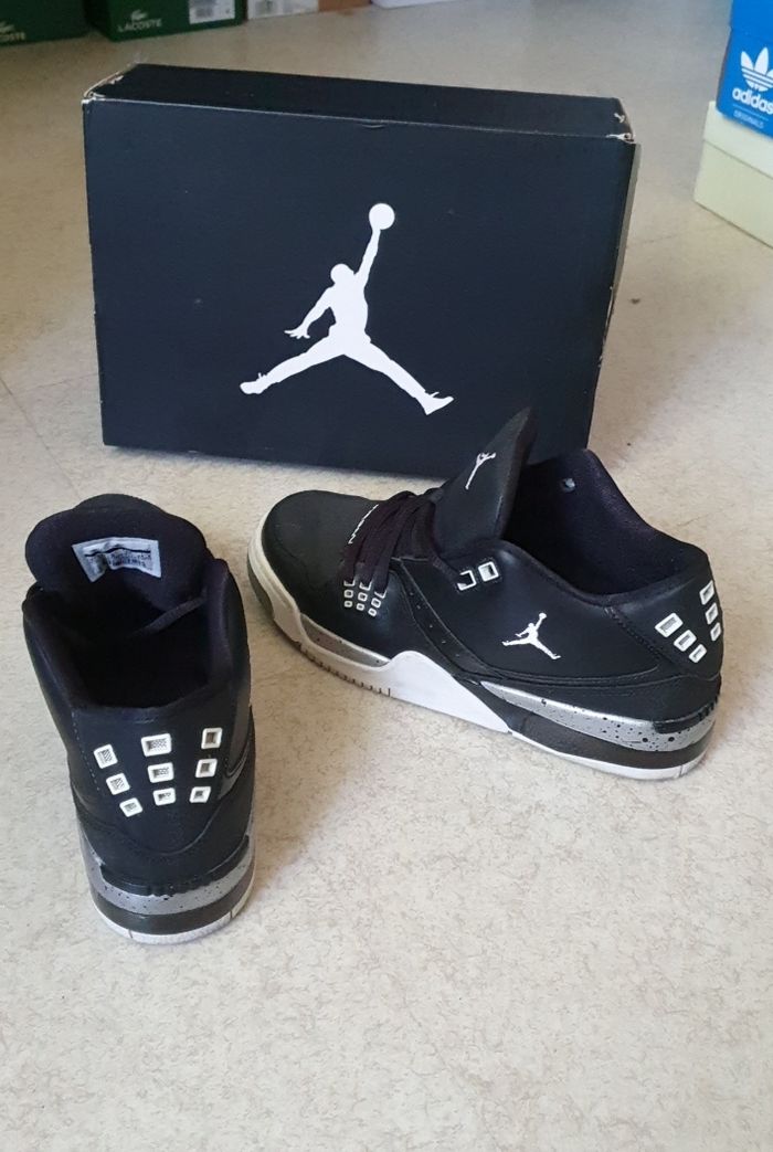 Basket Jordan flight 23 - photo numéro 2