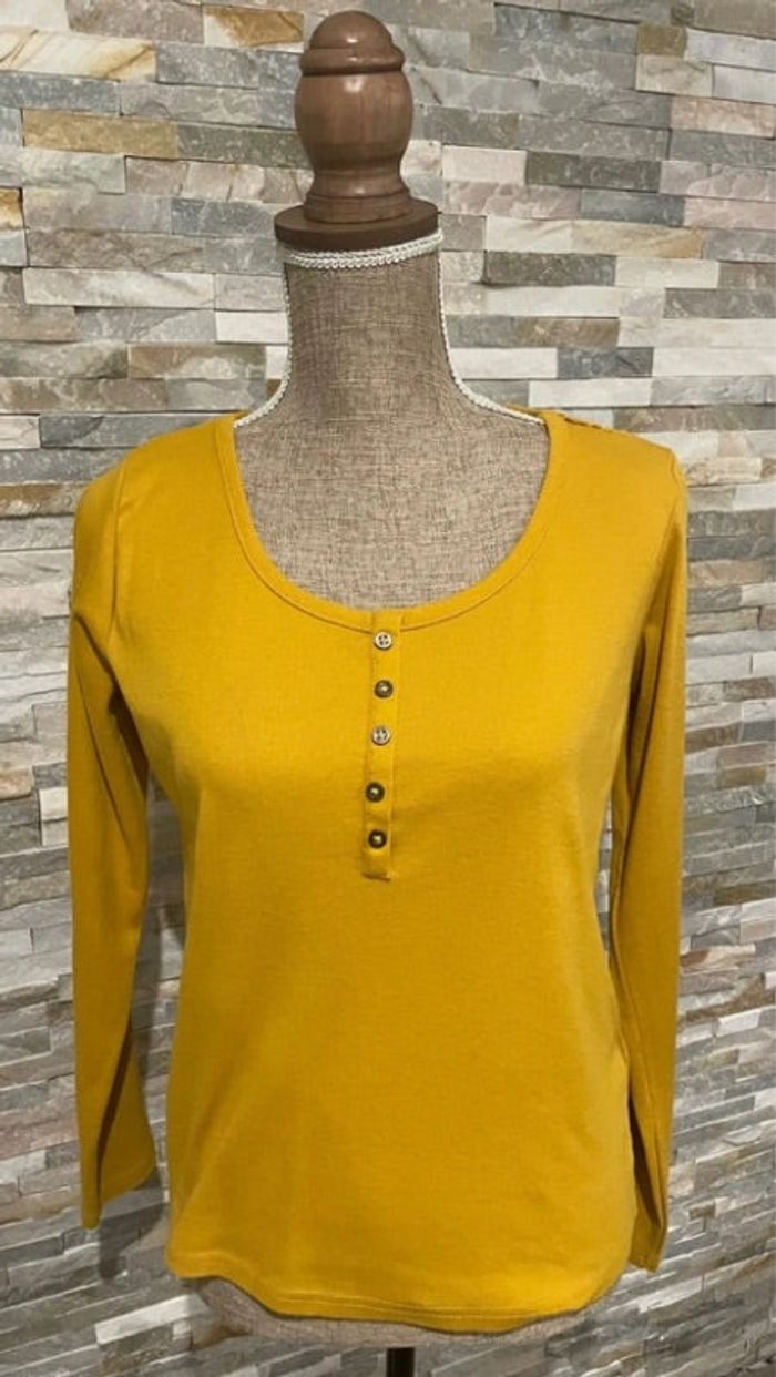Teeshirt brodé moutarde Jean Pascale taille M
