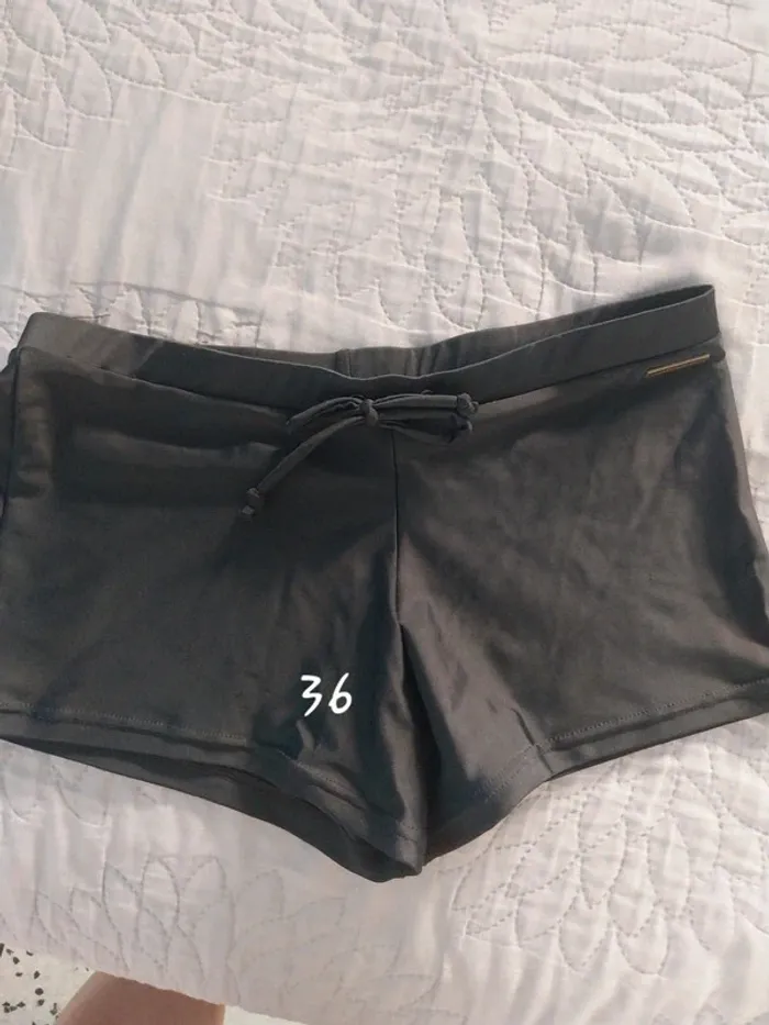 Short de bain T36 ' Lagon bleu '