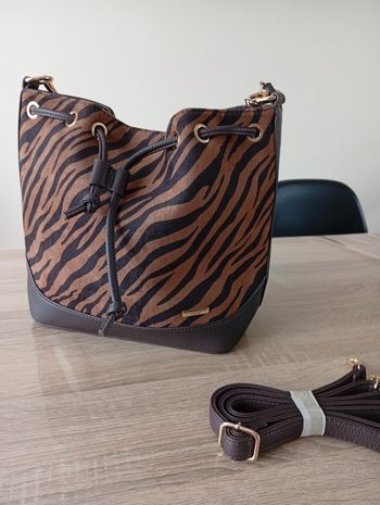 Magnifique sac seau zébré avec sa bandoulière 