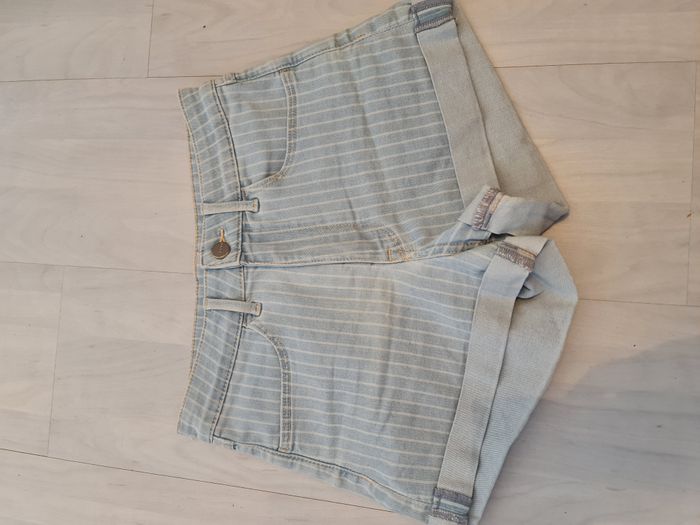 Short en jean bleu ciel rayé blanc Taille 36 - photo numéro 8