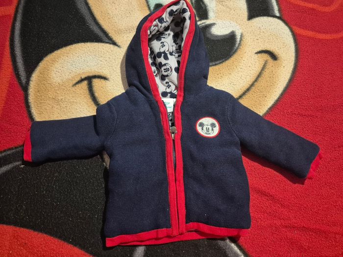 Lot vêtements disney - photo numéro 8